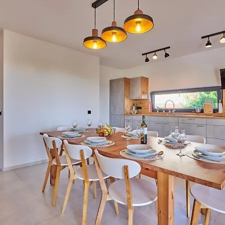Apartamento In Mar Ana With Swimming Pool Marčana